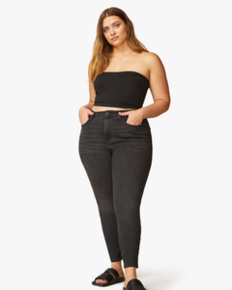 Front of a model wearing a size 14 Annagrace High-Rise Skinny Jeans in Ember by Warp + Weft. | dia_product_style_image_id:248903